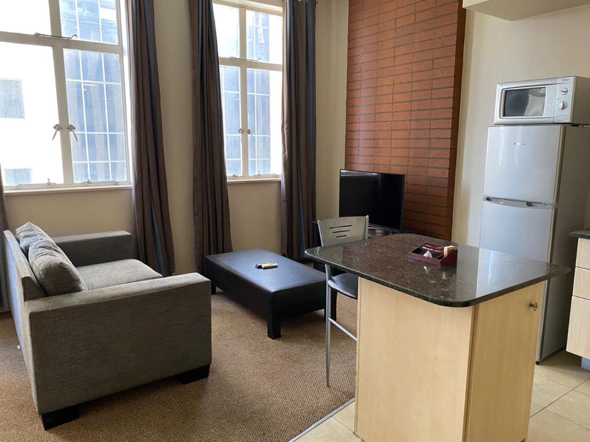 Mapungubwe Hotel Apartments Marshalltown โจฮันเนสเบิร์ก ภายนอก รูปภาพ
