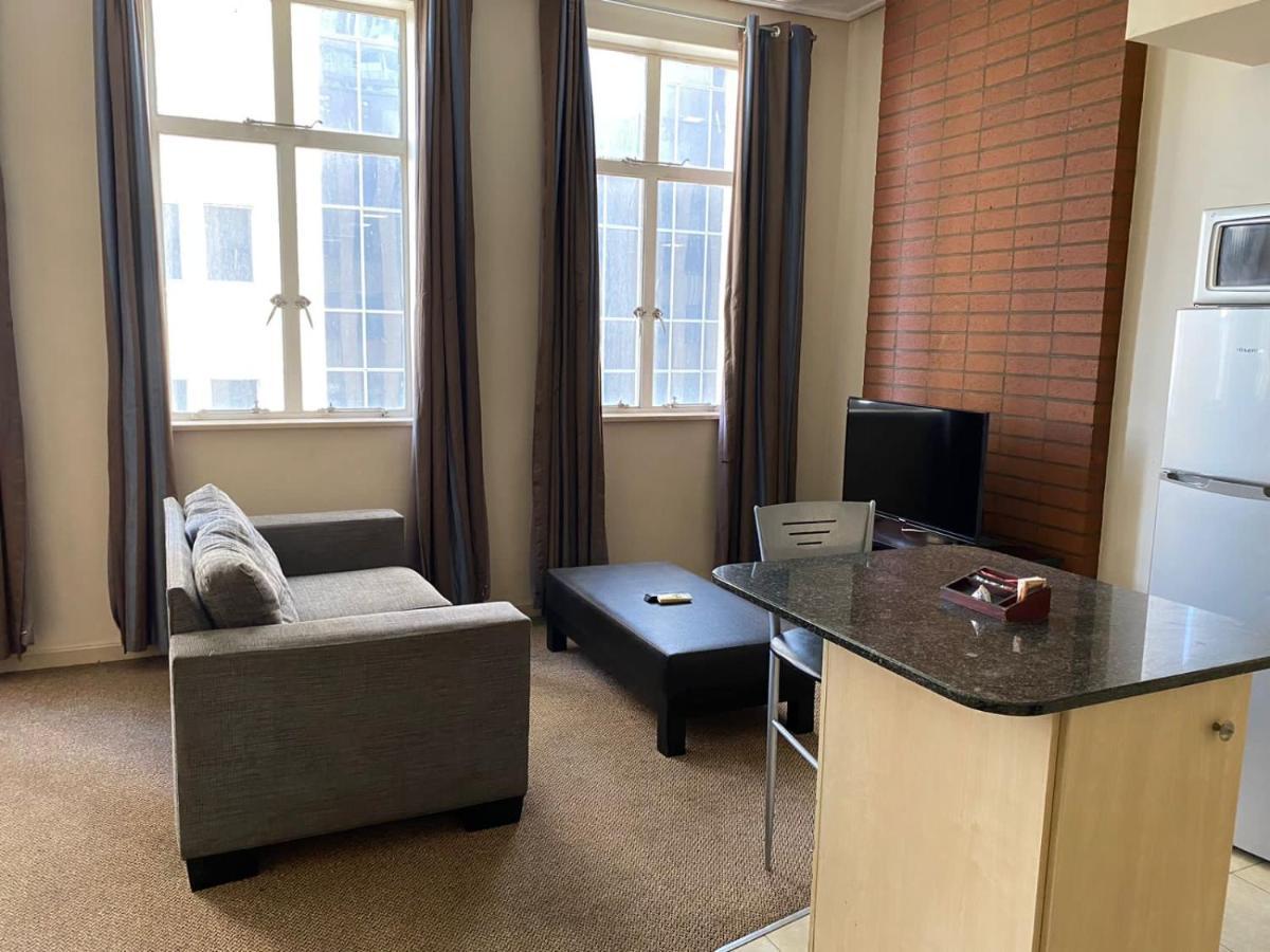 Mapungubwe Hotel Apartments Marshalltown โจฮันเนสเบิร์ก ภายนอก รูปภาพ