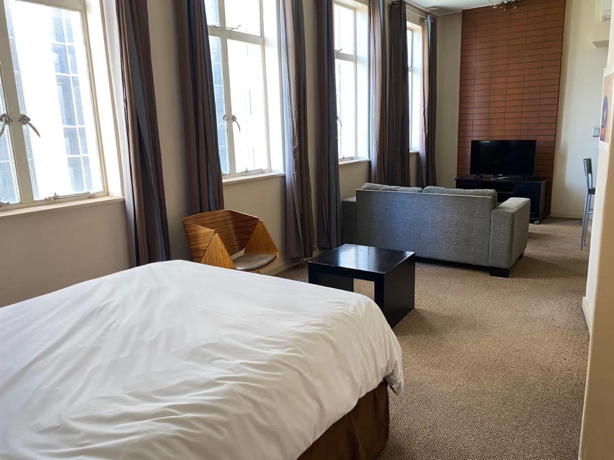 Mapungubwe Hotel Apartments Marshalltown โจฮันเนสเบิร์ก ภายนอก รูปภาพ