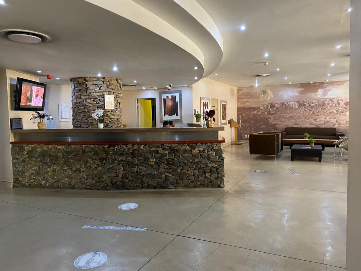 Mapungubwe Hotel Apartments Marshalltown โจฮันเนสเบิร์ก ภายนอก รูปภาพ