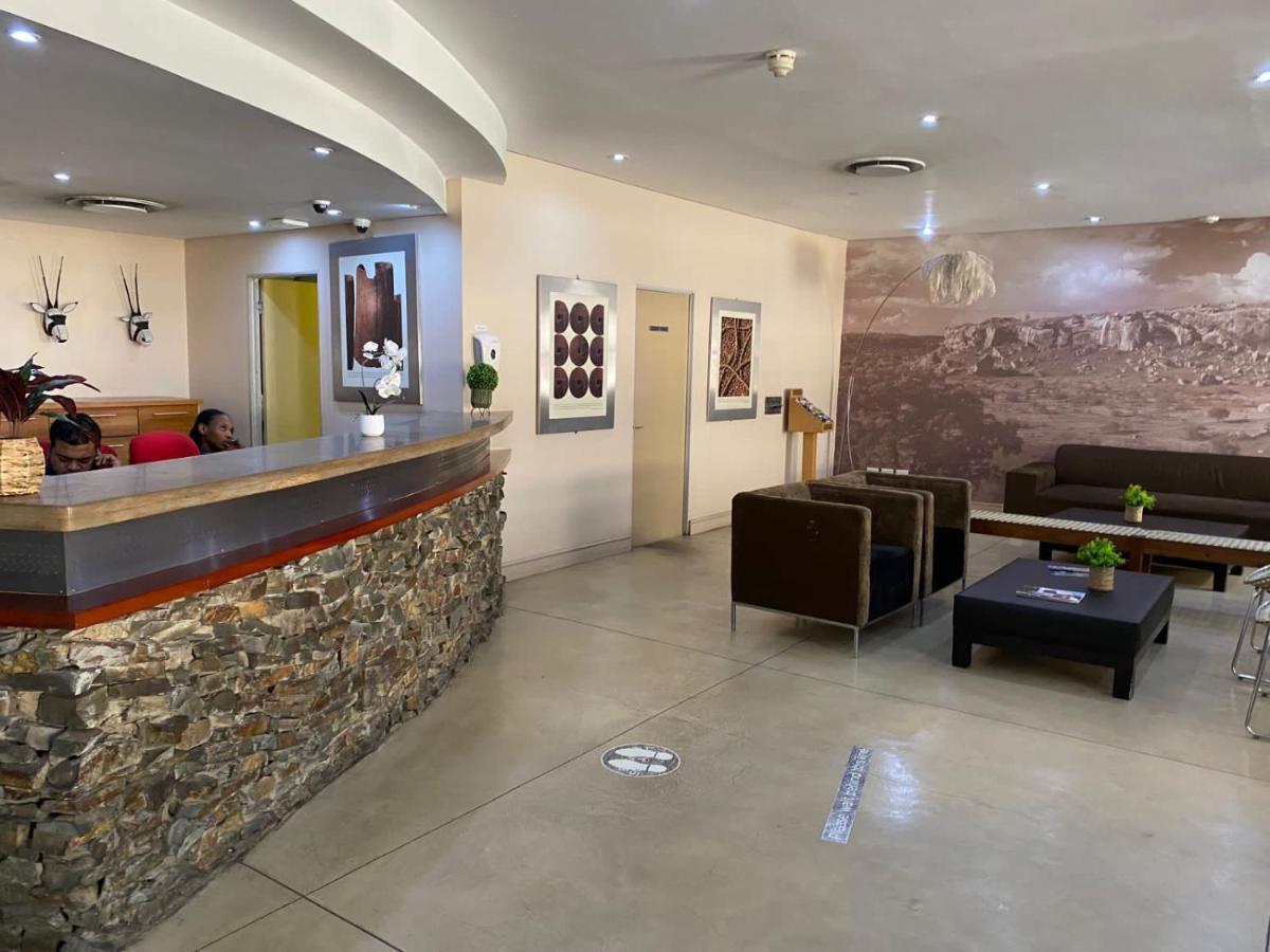 Mapungubwe Hotel Apartments Marshalltown โจฮันเนสเบิร์ก ภายนอก รูปภาพ